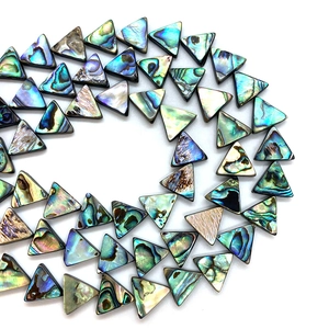 Cuentas triangulares de concha de abulón natural de 13mm con colores irisados para joyas