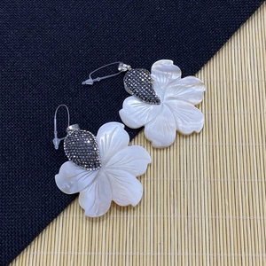 Pendentif Fleur en Coquille Naturelle Nacre Avec Strass Bélière en Alliage DIY Bijoux Collier Charme Femme Vintage