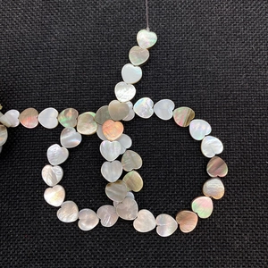 Natural heart shaped freshwater shell loose beads with iridescent luster for DIY jewelry