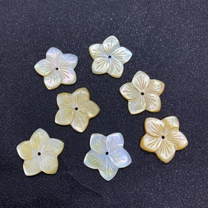 Cuentas de nácar natural de 10-18 mm en forma de flor con brillo irisado para joyas DIY