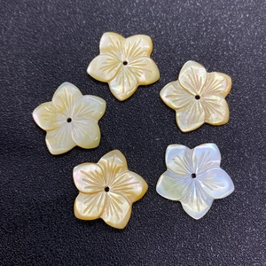 Cuentas de concha en forma de flor de 10mm con brillo iridiscente natural para joyería DIY