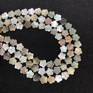 Perles de nacre naturelle en forme de fleur à cinq pétales pour bijoux DIY