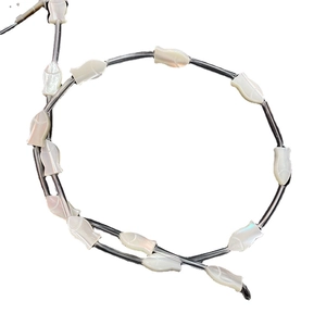 Perle in madreperla bianca naturale a forma di pesciolino per creazione gioielli DIY