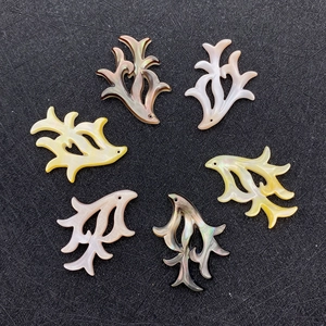 Pendentifs en nacre naturelle irisée de forme irrégulière pour la création de bijoux