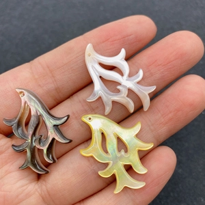 Pendentifs en nacre naturelle aux teintes noir, blanc et doré pour bijoux artisanaux