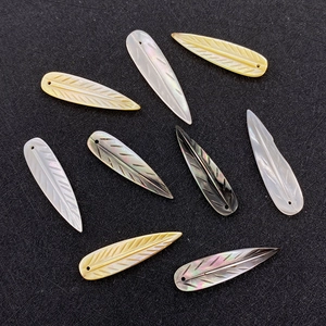 Natuurlijke schelpen bladhangers met regenboogglans voor DIY sieraden maken