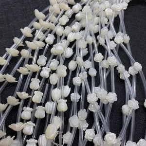 Natural white shell beads in tulip and rose shapes for DIY jewelry making