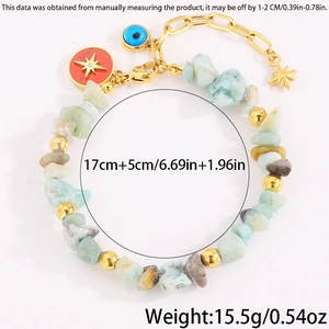 Detailansicht eines Naturstein-Armbands mit Herzanhänger und Größenetikett 17 cm plus 5 cm