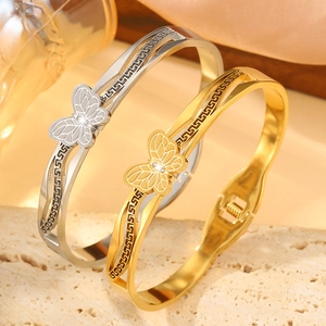 Polierte Schmetterlings-Edelstahlarmbänder in Gold und Silber mit griechischem Muster