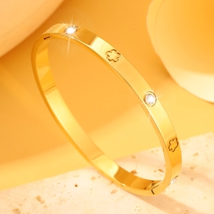 Mode Titaniumstaal Armband Voor Dames Goud Zilver Verguld Klavertje Vier Bloem Ingelegde Strass Scharnierende Ovale Sieraden