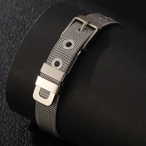 Bracciale regolabile in maglia d'acciaio inossidabile argento con fibbia e occhielli