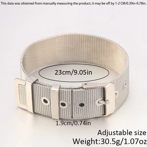 Dettaglio del bracciale a maglia regolabile in acciaio inossidabile con misure