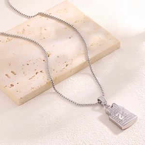 Collar de acero de titanio con colgante de camiseta de baloncesto brillante número 23