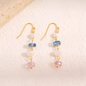 Boucles d'oreilles chinoises à pampilles avec cristaux bleu rose et perles blanches