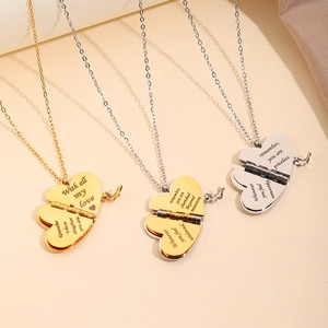 Collier médaillon classique en forme de cœur en or, argent et acier inoxydable bicolore