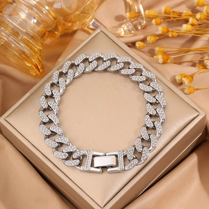 Lujosa pulsera de eslabones cubanos de plata con circonitas en caja de regalo dorada