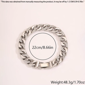Vista detallada de la pulsera de cadena cubana plateada con medidas 22cm y 48,3g