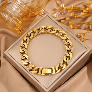 Lujosa pulsera cubana de oro de 18 quilates con circonitas brillantes sobre seda fina