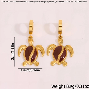 Détail des boucles d'oreilles tortue en or avec émail rouge et dimensions précises