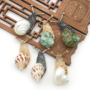 Vintage Snail Shaped Brooch Pendant Necklace Natural Shell Electroplated Alloy Animal Jewelry For Women Men Retro Sweater Chain