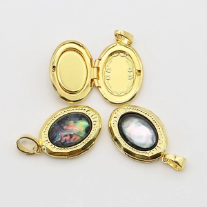 Pendentif médaillon ovale doré avec nacre d'abalone irisée pour bijoux artisanaux