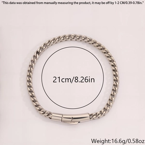 Dettaglio del bracciale a catena in acciaio inossidabile da 21 cm con chiusura sicura