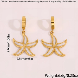 Vue détaillée des boucles d'oreilles étoile de mer dorées avec dimensions et poids 6,6g