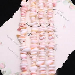 Perle in conchiglia naturale irregolare rosa e bianca per la creazione di gioielli