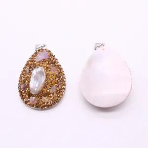 Pendente con perla barocca a goccia d'acqua con strass in vista fronte e retro