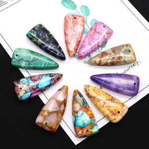 Set di 10 ciondoli triangolari in pietra colorata con motivi a mosaico per gioielli DIY