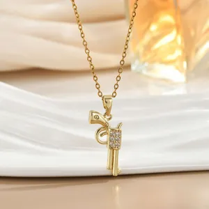 Golden revolver pendant necklace with sparkling cubic zirconia on a gold O-chain