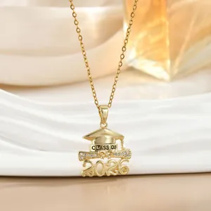Gouden 2026 afstudeercollectie ketting met fonkelende Class of 2026 diploma hanger