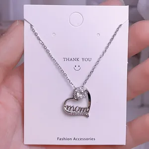 Elegante collar de mamá con forma de corazón plateado y colgante de circón para el Día de la Madre