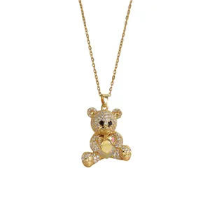 Collier ours en titane avec cœur en cristal et incrustation de zircons étincelants