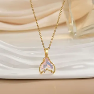 Elegante collana a coda di sirena placcata oro 18k con gemma cangiante e zircone