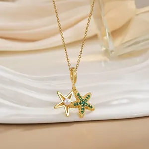 Elegante collana con ciondolo a stella marina placcata oro 18k con zirconi verdi e perla