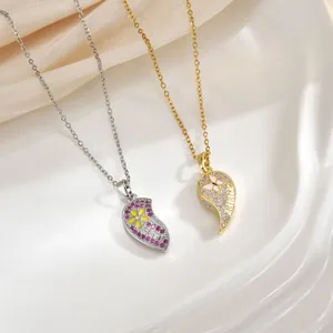 Magnetic heart-shaped Best Friends pendant necklaces in 18k gold and silver finish
