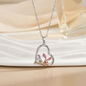 Silberne Herz-Halskette mit Hasen, Glitzersteinen und Always in my heart Gravur für Damen