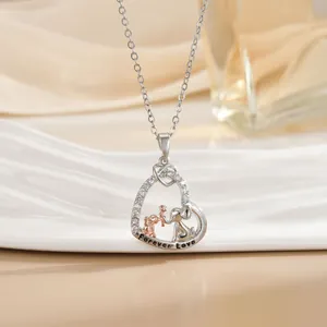 Halskette mit Herzanhänger und Elefantenmotiv in Silber und Roségold mit Gravur