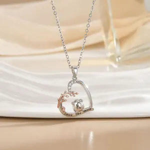 Meerschweinchen Herz Halskette in Silber mit Love You More Gravur und Roségold-Akzenten