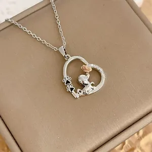 Collana a cuore in argento con elefante, farfalla e incisione Love sulla scatola
