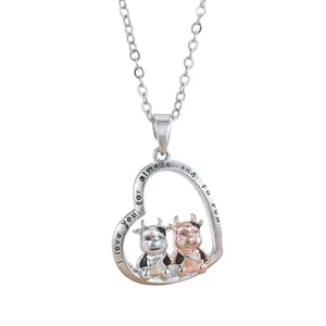 Herzanhänger Halskette mit umarmenden Kühen und Gravur 'I love you always and forever'
