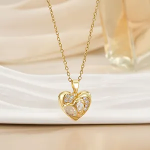 Collier Pendentif Coeur en Cuivre Électroplaqué pour Femme Bijoux de Chaîne de Clavicule Incrustés de Strass de Luxe