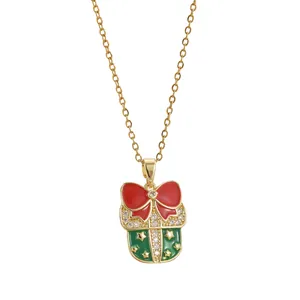 Collana a forma di pacchetto regalo di Natale con fiocco rosso e smalto verde