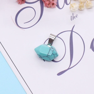 Polierter Türkis Anhänger in Sechskant-Kristallform mit silberner Öse für DIY Schmuck