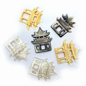 Geschnitzte Meeresmuschel-Pavillon-Anhänger in Gold, Grau und Weiß für DIY-Schmuck