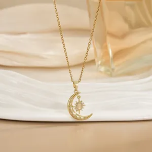 Mode Umweltfreundliches Kupfer Mond Stern Anhänger Halskette Gold Silber Galvanisiert Synthetischer Opal Zirkonia Schlüsselbeinkette Damen Schmuck