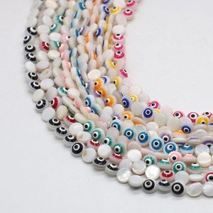 Flache runde böse blick naturmuschelperlen in bunten farben für DIY schmuckherstellung