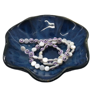 Natürliche Perlmuttschalen-Perlen mit bösem Blick in blauer Schale für DIY-Schmuck