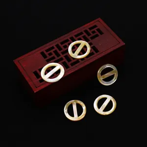 Fünf Stück 21mm natürliche runde gelbe Muschelanhänger mit Perlglanz für DIY-Schmuckherstellung